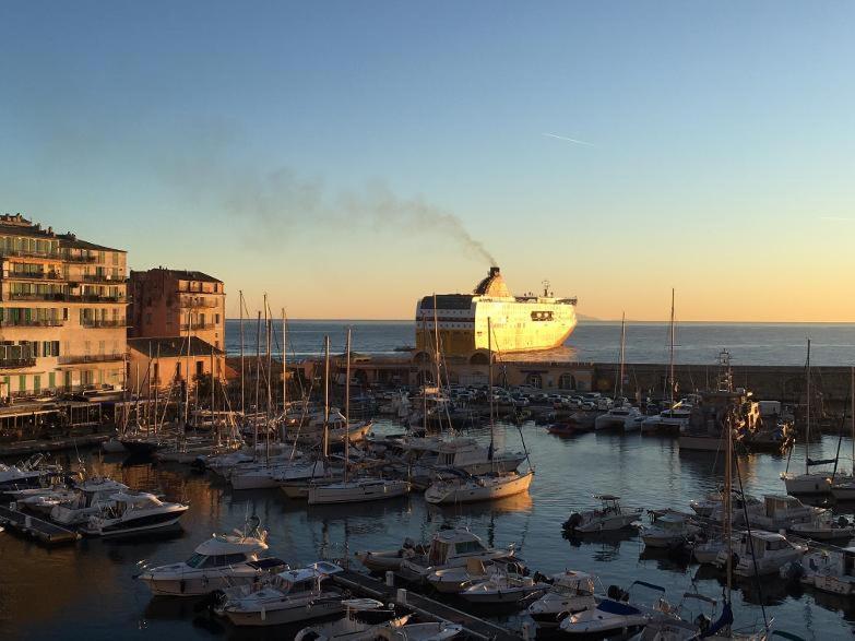 Sur Le Vieux Port
